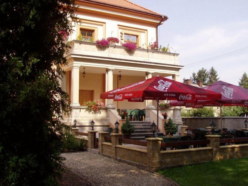 Hotel Zámeček Raspenava Exterior foto
