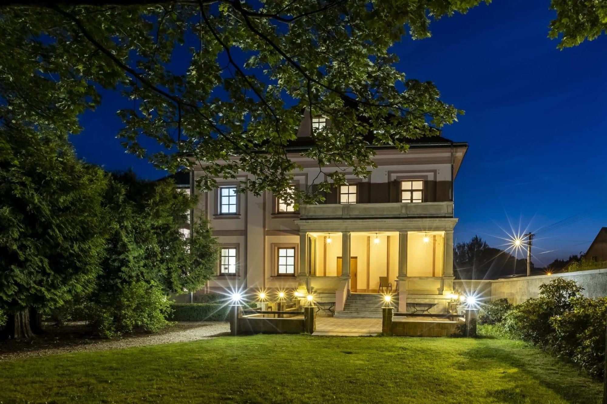 Hotel Zámeček Raspenava Exterior foto